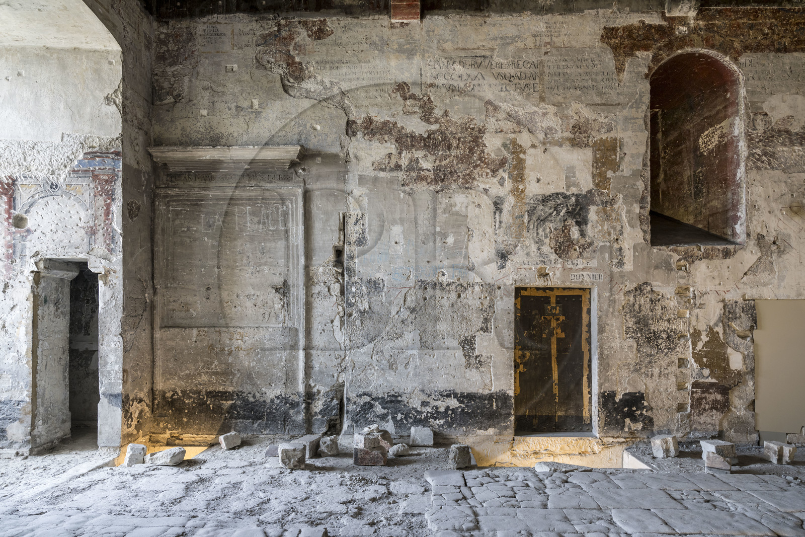 France, Vaucluse (84), Avignon, Palais des Papes classé Patrimoine mondial de l'UNESCO, chambre du Camérier avec des vestiges des fresques du XIVe siècle