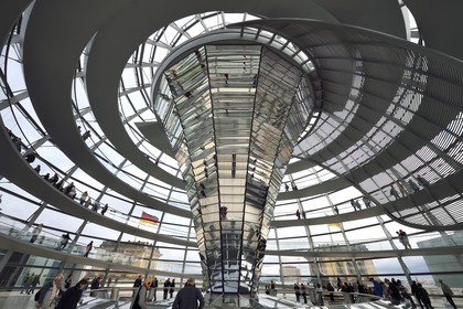 Allemagne, Berlin, Reichstag, dome en verre du Bundestag (parlement allemand depuis 1999) de l'architecte Sir Norman Foster