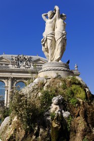 France, Hérault (34), Montpellier, Place de la Comédie, fontaine des Trois Grâces