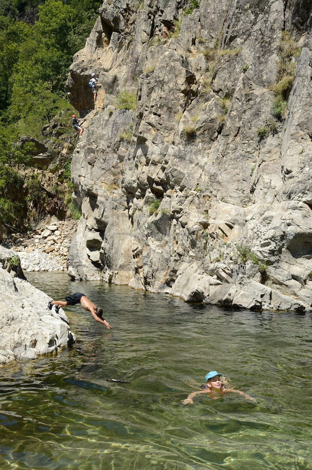 France, Ardèche (07), Parc Naturel Régional des Monts d'Ardèche, Thueyts, la haute-vallée de la rivière Ardèche