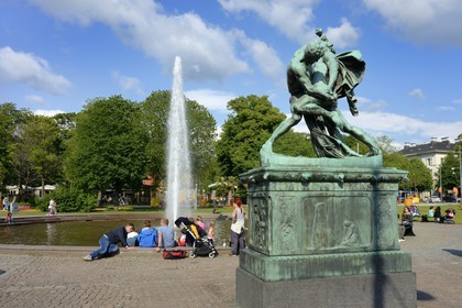 Sweden, Västra Götaland, Göteborg (Gothenburg), small park along the main street Kungsportsavenyen