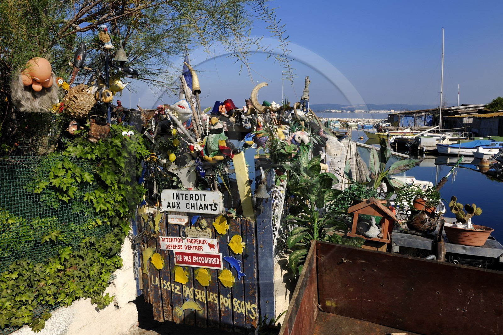 France, Hérault (34), Sète, quartier de la Pointe Courte, village de pêcheurs donnant sur l'étang de Thau, le quai Georges Brassens, cabanon de Josian Izoird