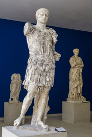 France, Vaucluse (84), Vaison-la-Romaine, site archéologique de Puymin, musée archéologique Théo Desplans, statue de Domitien (Titus Flavius Caesar Domitianus Augustus) empereur de 81 à 96