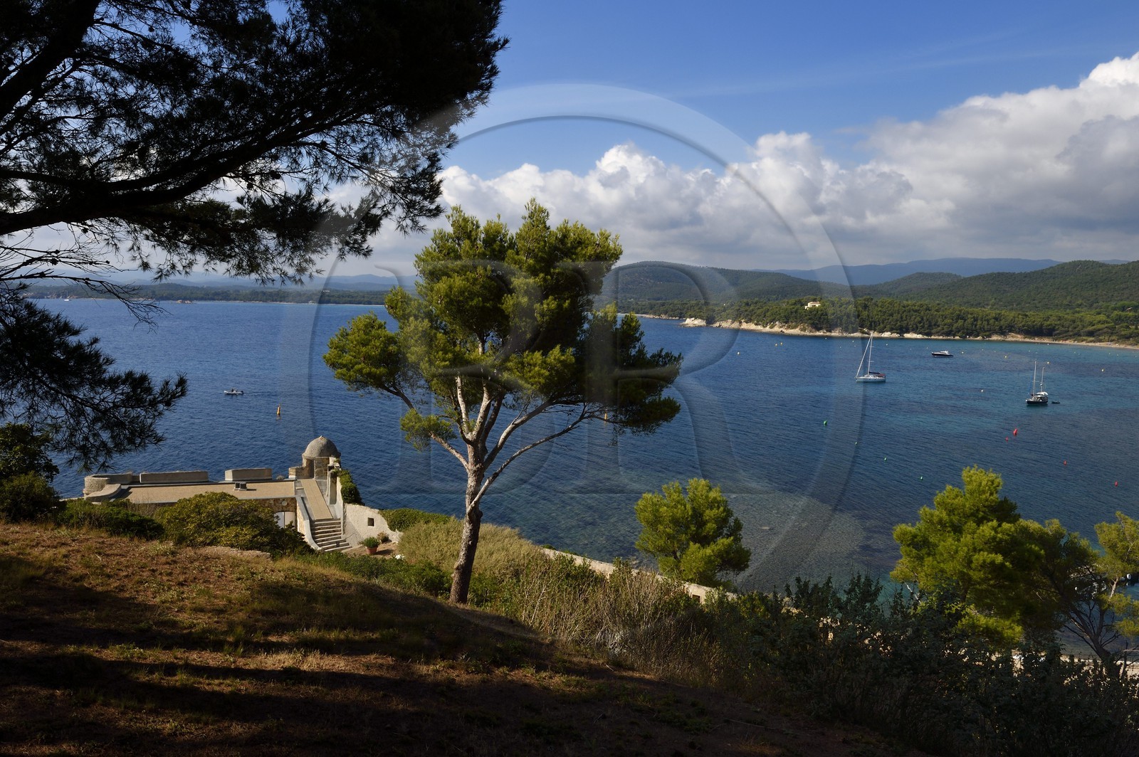 France, Var (83), Bormes les Mimosas, fortin à l'entrée du Fort de Brégançon, résidence officielle du président de la République