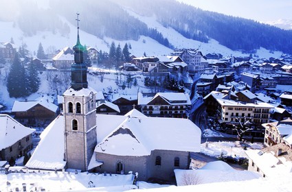 France, Haute-Savoie (74), village de Morzine, station de sports d'hiver (domaine des portes du soleil)