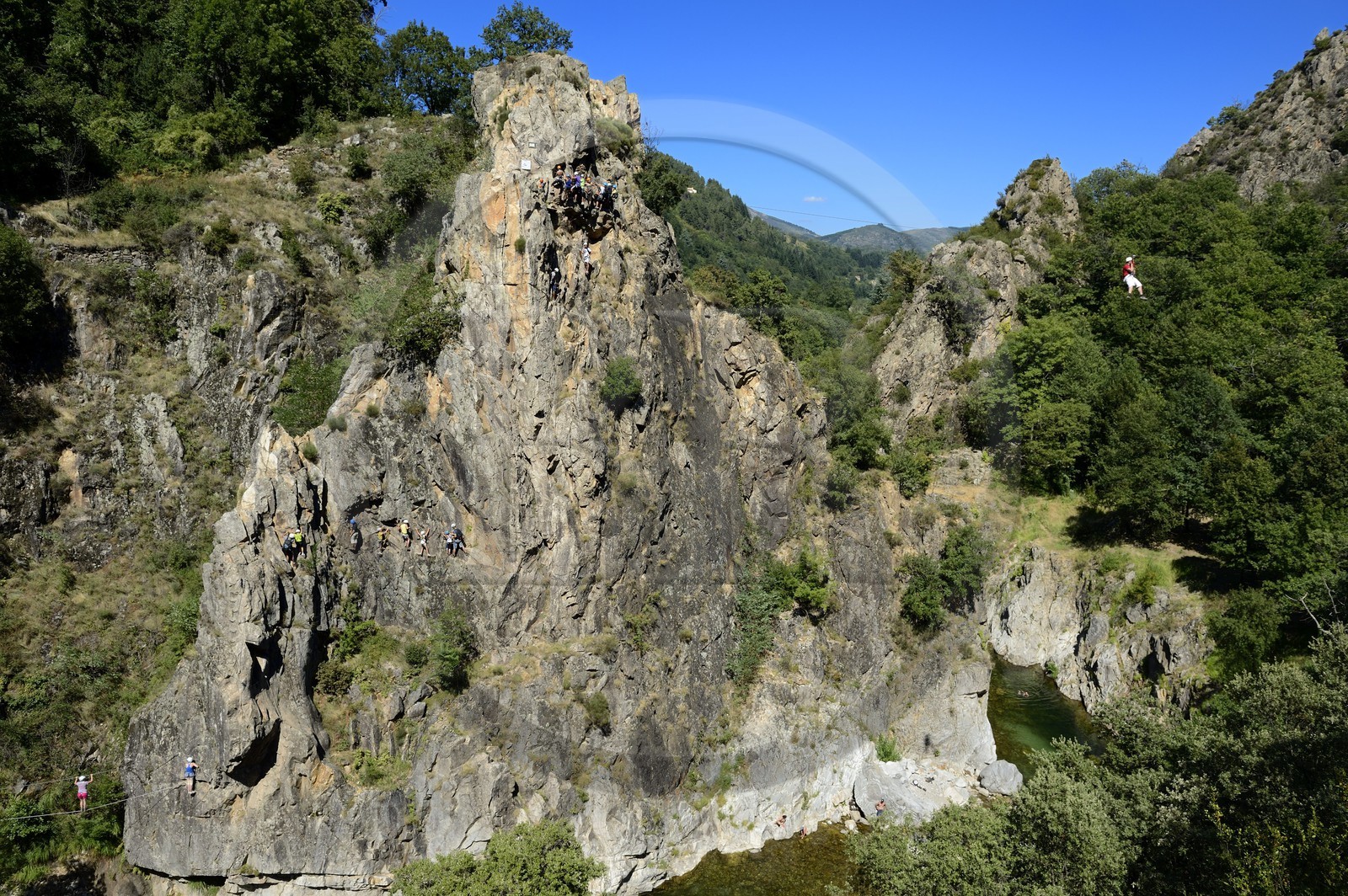 France, Ardèche (07), Parc Naturel Régional des Monts d'Ardèche, Thueyts, la haute-vallée de la rivière Ardèche, La via ferrata du Pont du diable