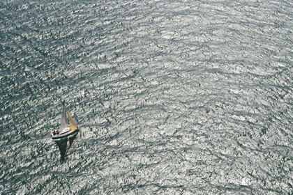 France, Morbihan (56), Golfe du Morbihan, voilier de plaisance (vue aérienne)