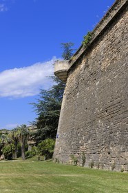 France, Hérault (34), Montpellier, les fossés de la Citadelle ont été aménagés en jardins plantés de palmiers