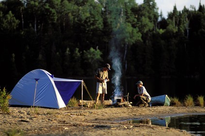 Canada, Quebec Province, La Verendrye Wildlife Reserve, Lake Victoria, preparation of the supper on the camp