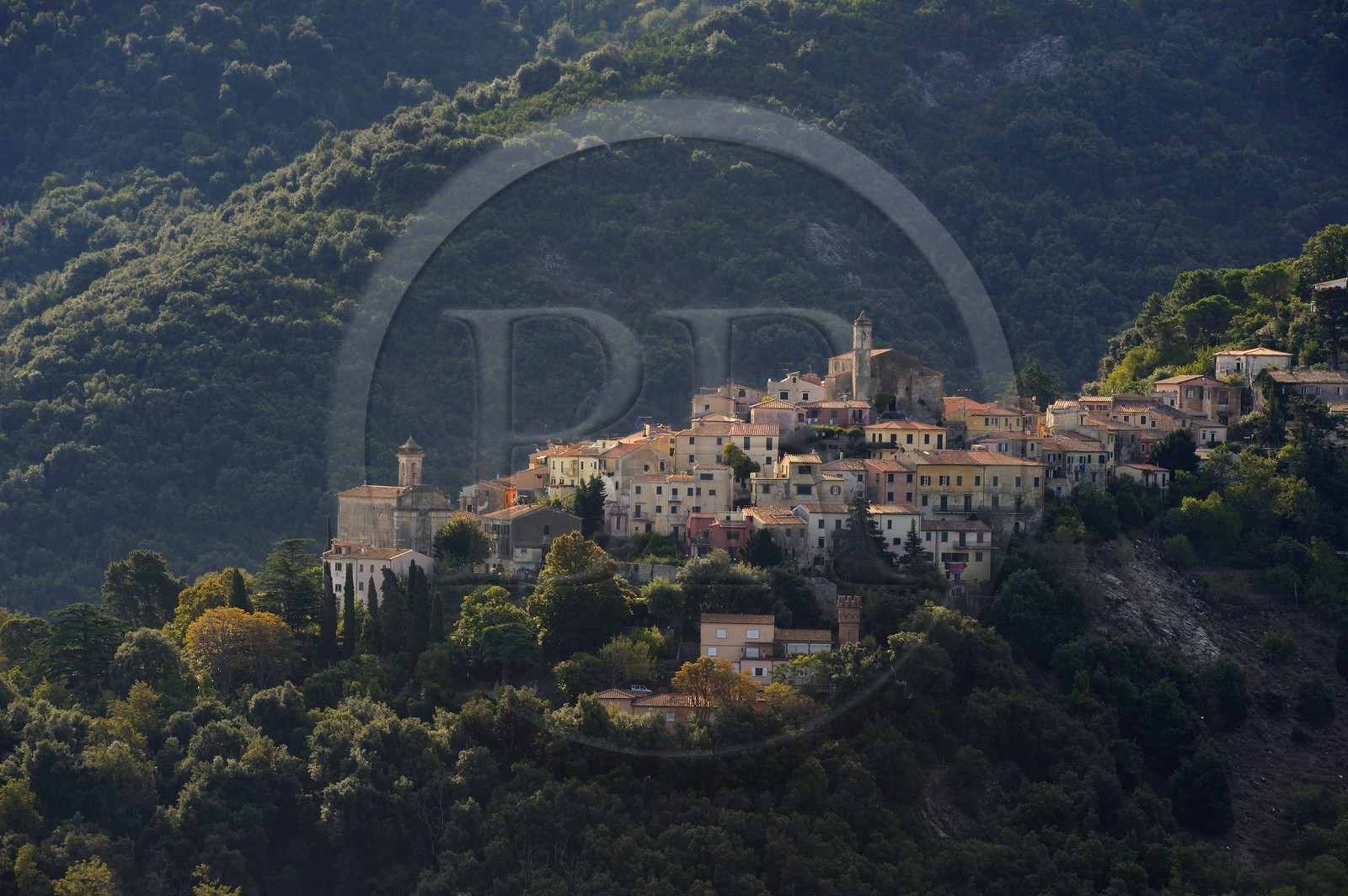 Italie, Toscane, l’Ile d’Elbe, le village perché de Poggio