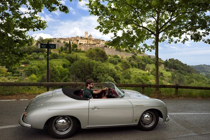 France, Alpes-Maritimes, Saint-Paul-de-Vence, collection convertible Porsche Speedster 356