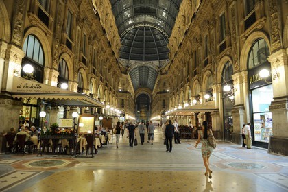 Italie, Lombardie, Milan, la galerie Vittorio Emanuele II, galerie commerçante construite au XIXe siècle par Giuseppe Mengoni