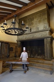 France, Rhône (69), Collonges-au-Mont-d'Or, restaurant L'abbaye de Collonges de Paul Bocuse dédié aux récéptions, son chef Serge Cotin