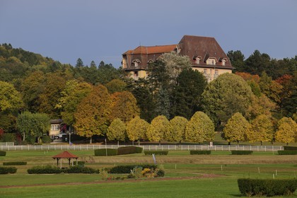 France, Vosges (88), Station thermale de Vittel, l’hôtel Hermitage propriété du Club Med borde le Parc