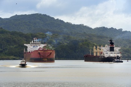 Panama, Canal de Panama à Gamboa, cargo Panamax