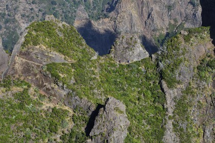 Portugal, Ile de Madère, randonnée sur le Vereda do Areeiro entre les monts Pico Ruivo (1862m) et Pico Arieiro (1817m)