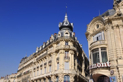 France, Hérault (34), Montpellier, centre historique, l'Ecusson, place de la Comédie, immeuble appellé Le Scaphandrier