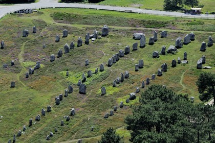 France, Morbihan (56), Carnac, alignement mégalithique de Kermario (vue aérienne)