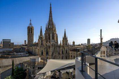 Spain, Catalonia, Barcelona, Barrio Gotico district, Metropolitan Basilica Cathedral of the Holy Cross and Saint Eulalia seen from the rooftop of the Hotel Colon Barcelona