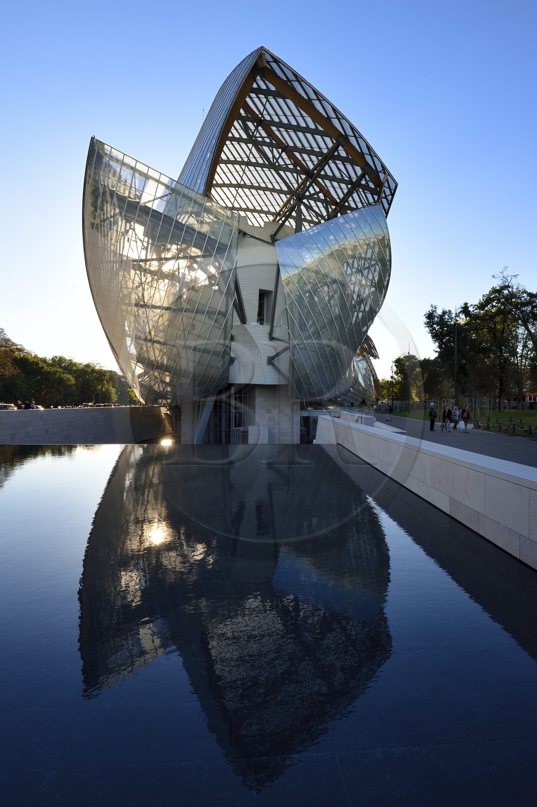 France, Paris (75), la Fondation Louis Vuitton de l'architecte Frank Gehry (Demande d'autorisation nécessaire avant publication)