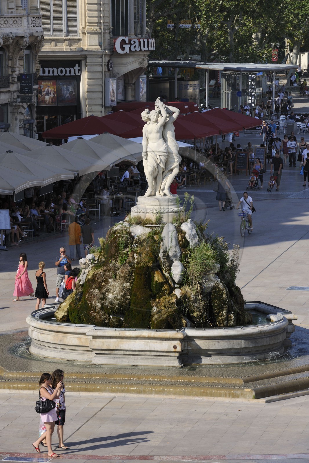 France, Hérault (34), Montpellier, Place de la Comédie, fontaine des Trois Grâces