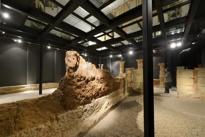 Spain, Andalusia, Cordoba, Hospes Palacio del Bailio hotel, remains of the ancient Roman house under the dining room