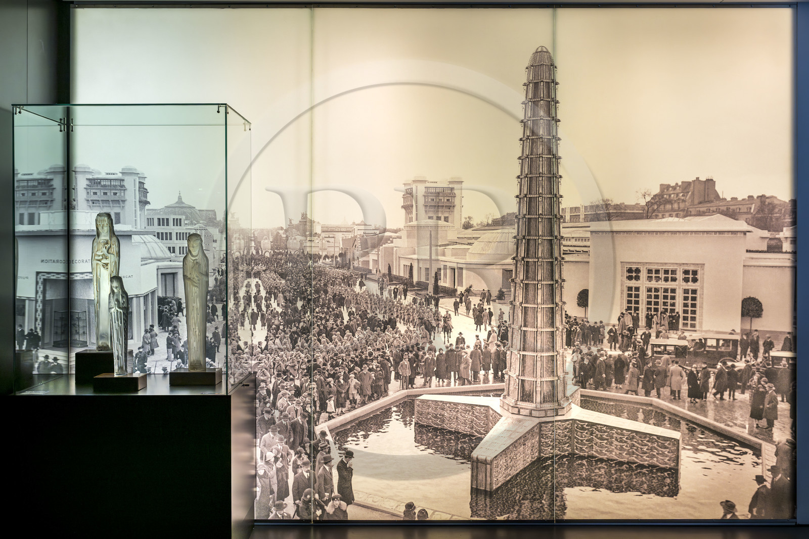 France, Bas-Rhin, Wingen-sur-Moder, Lalique museum, at the Exhibition of Decorative and Industrial Arts in Paris in 1925, René Lalique offers monumental works such as The Fountain sources of France