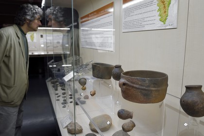 France, Corse-du-Sud (2A), Sartène, Musée de préhistoire corse et d’archéologie, vitrine consacrée à la période du néolithique final