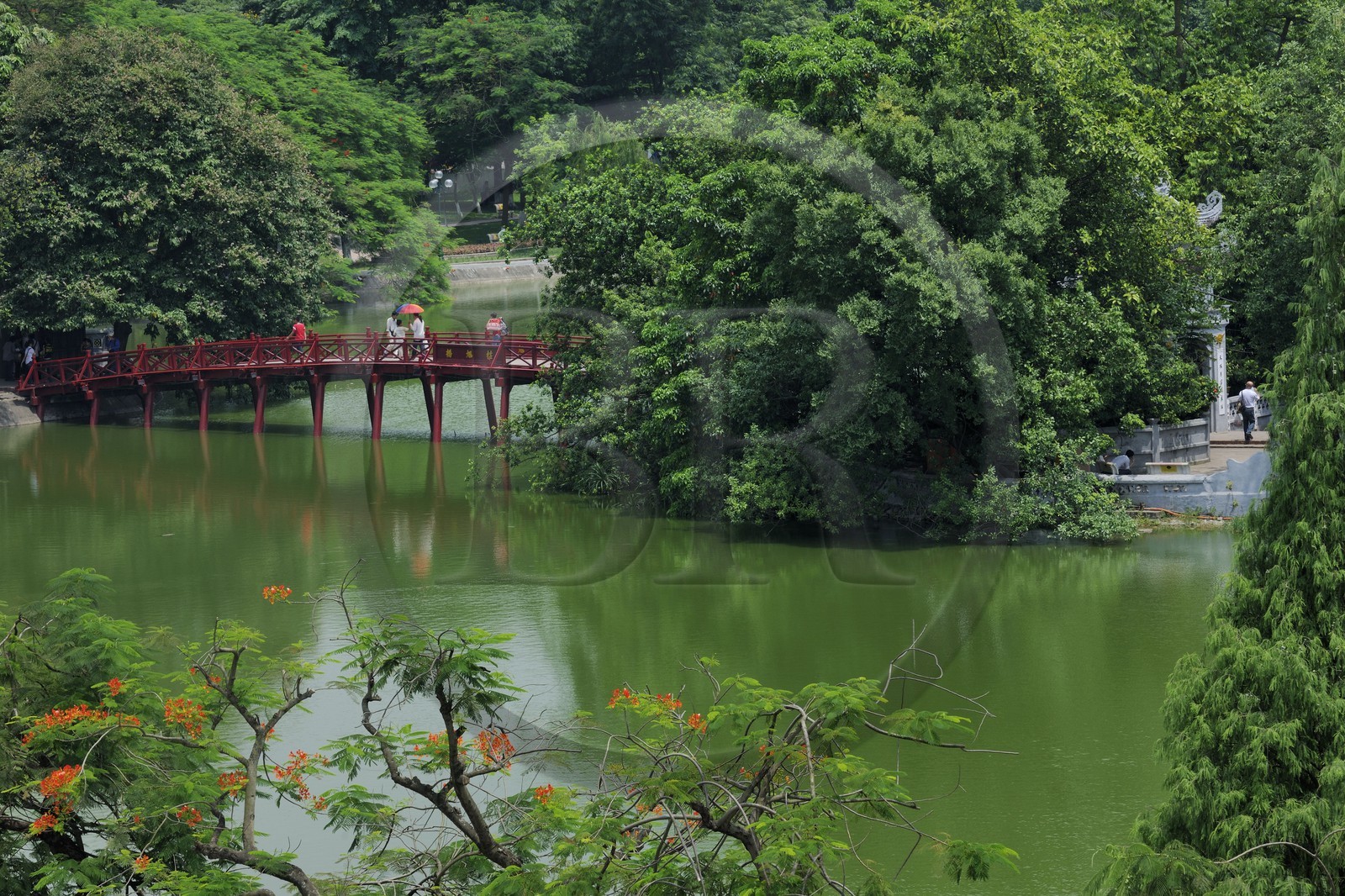 Vietnam, Hanoi, old town, Hoan Kiem Lake also called the small lake or Lake of the Restored Sword, Ngoc Son temple and the Thê Huc bridge