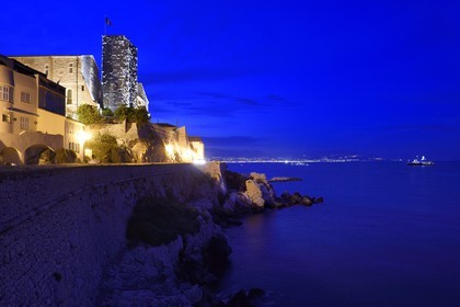 France, Alpes-Maritimes (06), Antibes, la vieille ville et ses remparts maritimes créés par Vauban, le Musée Picasso