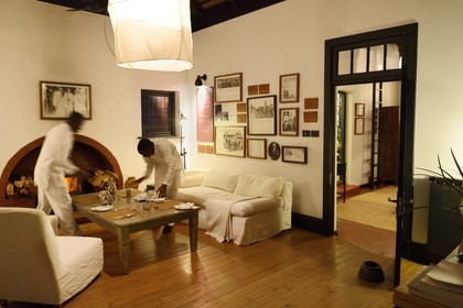 Afrique du Sud, province de Gauteng, Johannesburg, quartier résidentiel d’Orchards, Satyagraha House, hotel et musée situé dans la maison qui a hébergé Mohandas Gandhi de 1908 à 1909, construite en 1907 par son compagnon de route l’architecte allemand Hermann Kallenbach, le salon