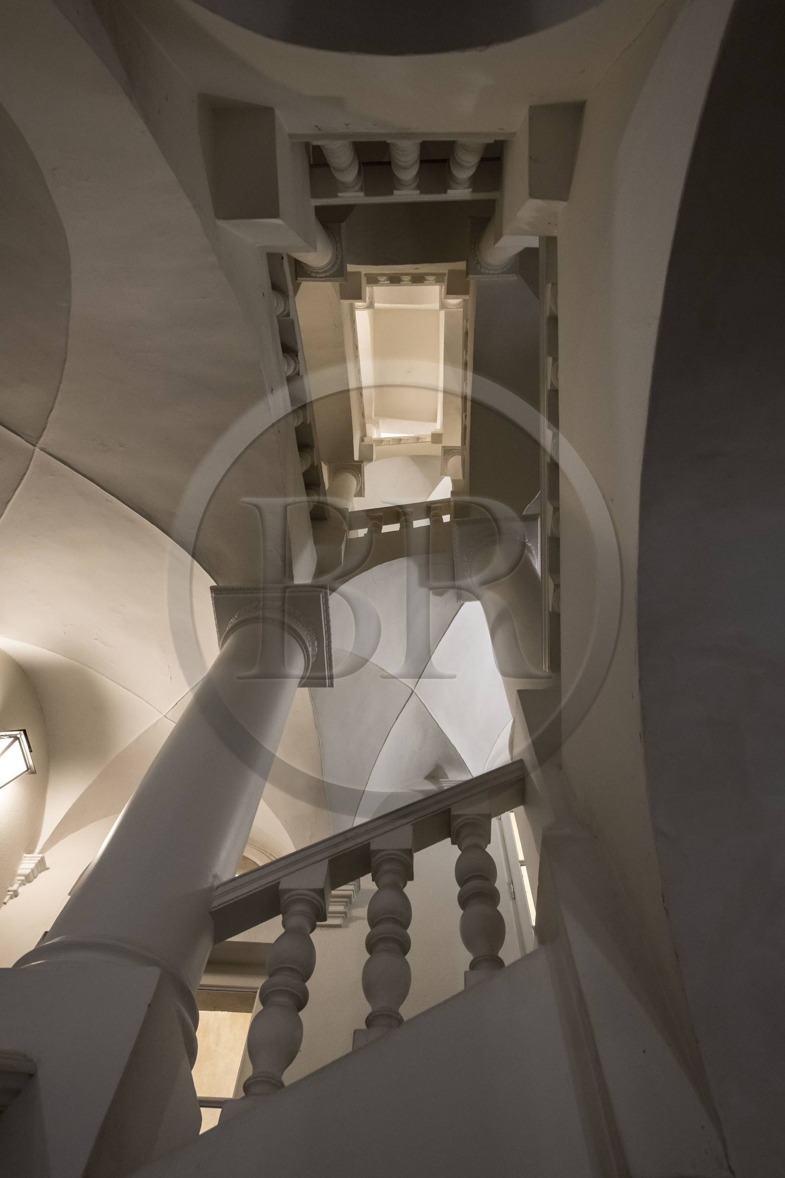 France, Alpes-Maritimes (06), Nice classée Patrimoine Mondial de l'UNESCO, le Vieux Nice, escalier de l'immeuble dit Palais Maurice de Savoie (La Trappa) du XVIIème siècle
