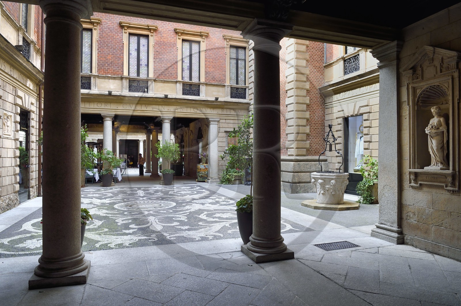 Italie, Lombardie, Milan, Quadrilatère de la Mode (Quadrilatero della moda), palais musée Palazzo Bagatti Valsecchi rues Via Monte Napoleone and via Gesu