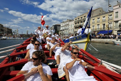 France, Hérault (34), Sète, canal Royal, fête de la Saint Louis, joutes sètoises, les rameurs