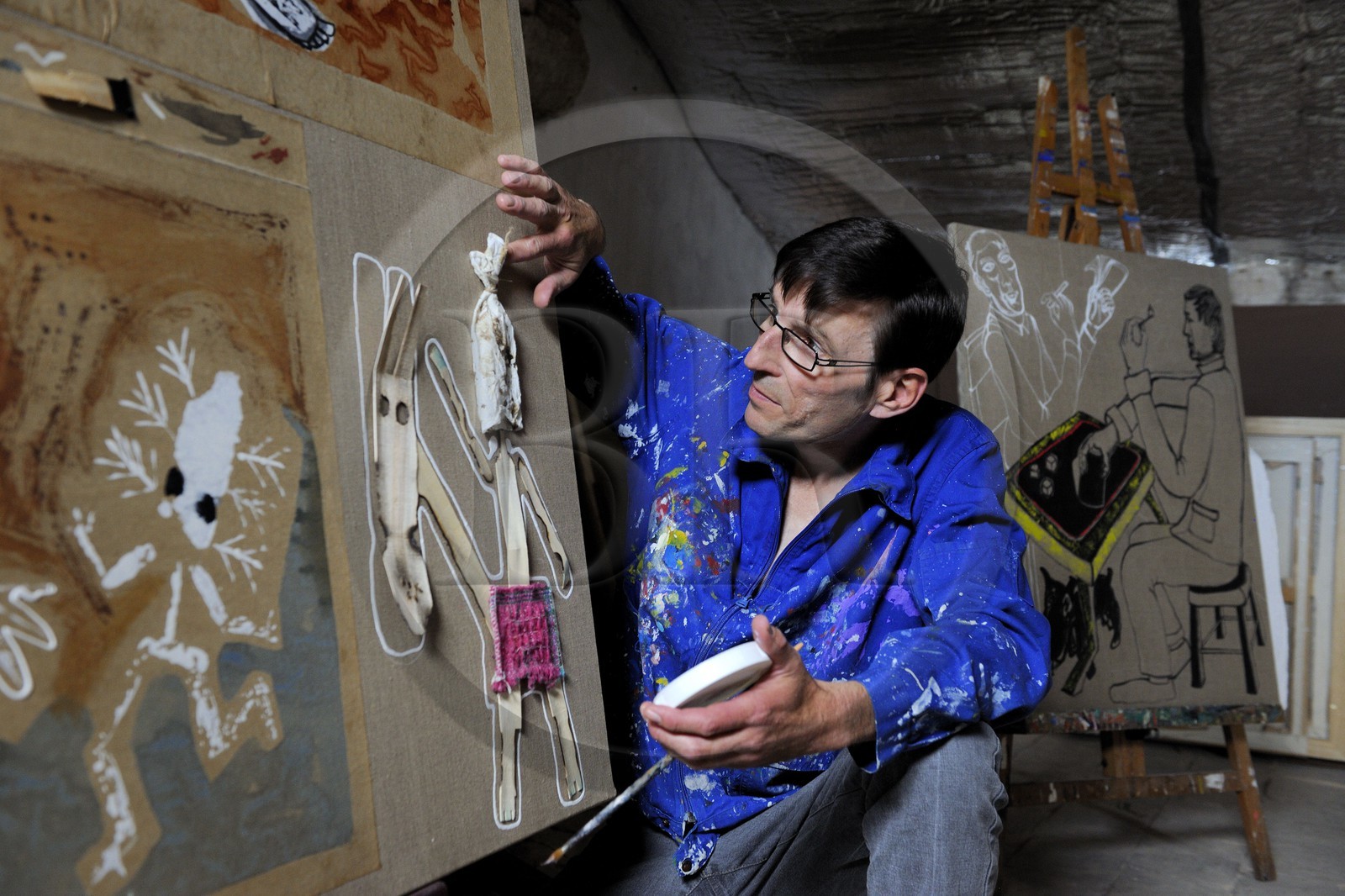 France, Herault, region of Sete, the artist painter Andre Cervera in his studio in Poussan