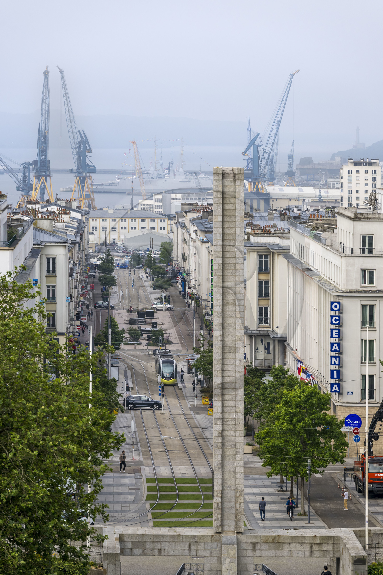 France, Finistère (29), Brest, la rue de Siam qui descent vers le port