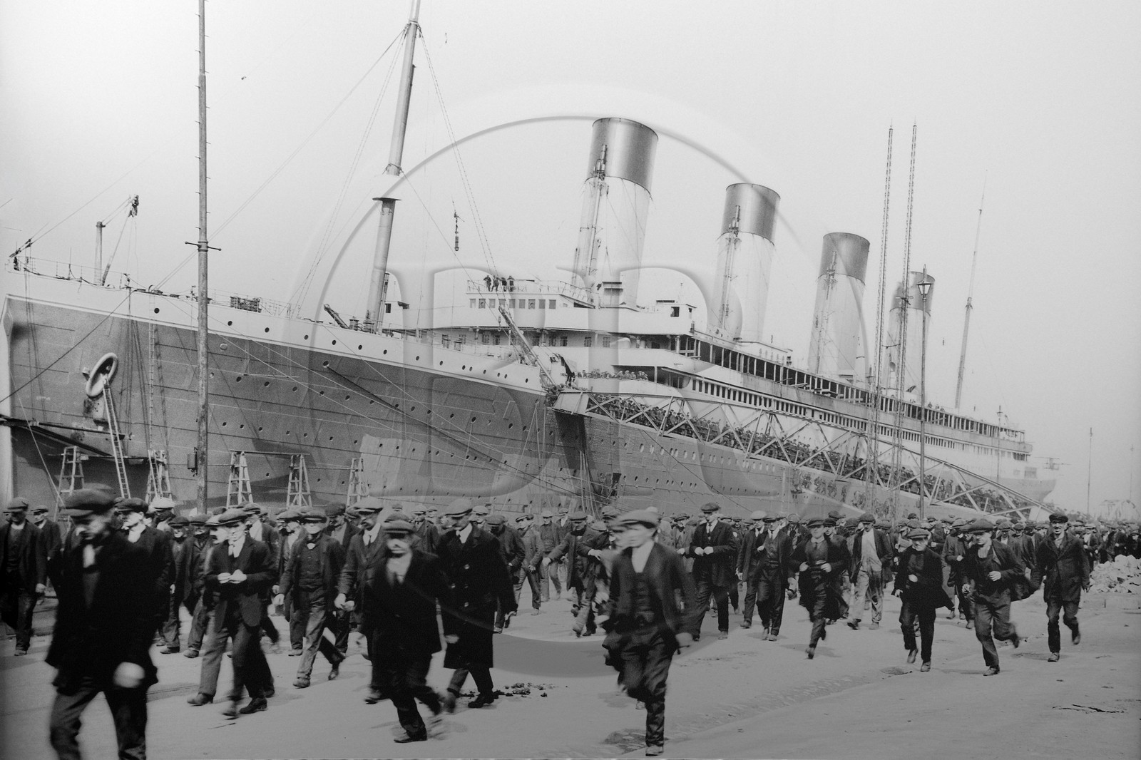 Royaume-Uni, Irlande du Nord, Cultra près de Belfast, Ulster Folk and Transport Museum photo collection, image de la construction du RMS Titanic par les chantiers navales de Harland and Wolff à Belfast