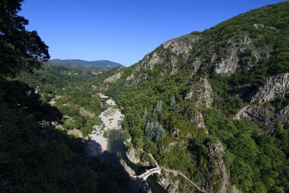France, Ardèche (07), Thueyts, le Pont du Diable dans la haute-vallée de la rivière Ardèche