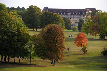 France, Vosges (88), Station thermale de Vittel, le golf et l’hôtel Hermitage propriété du Club Med dans le Parc
