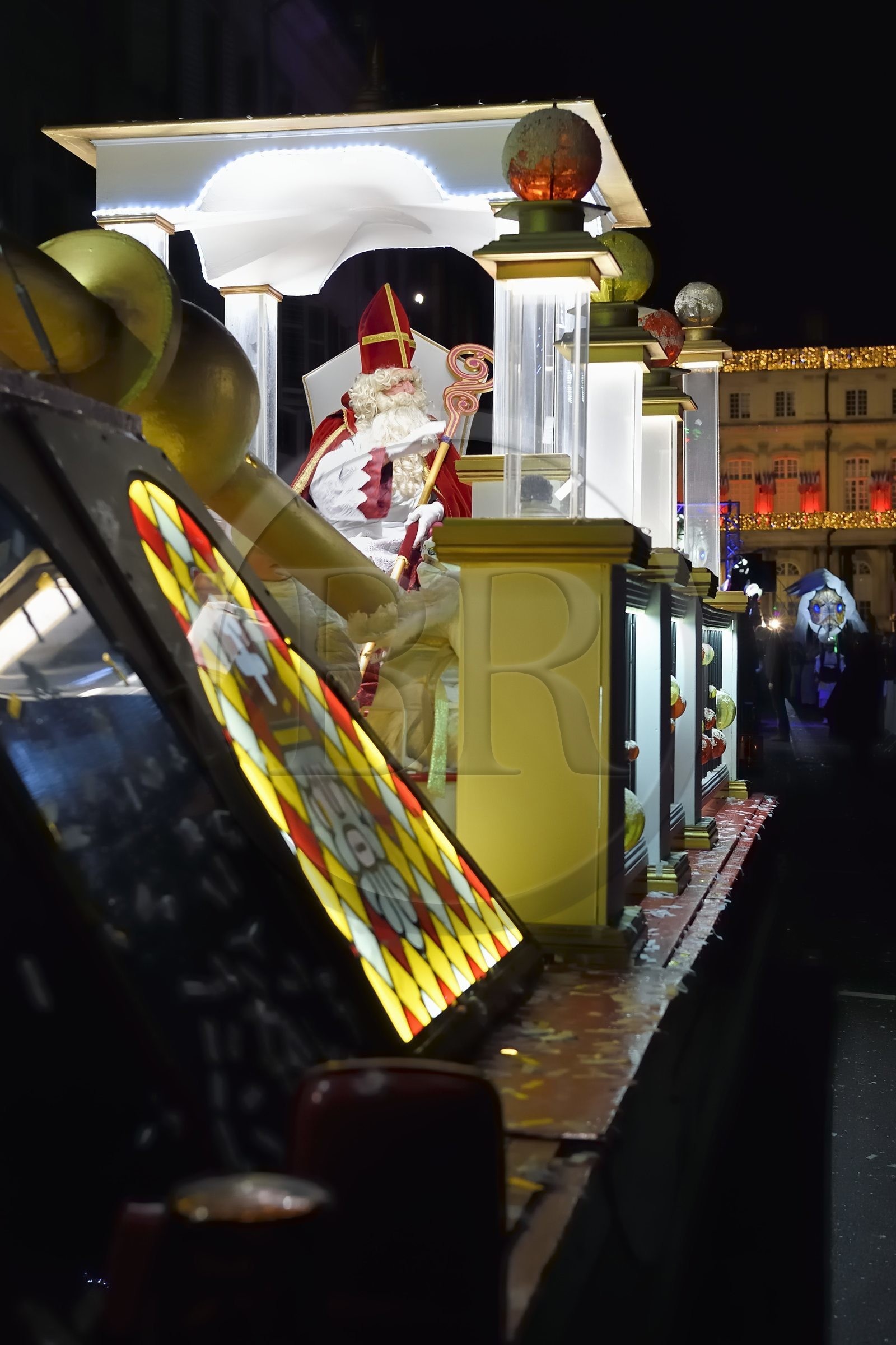 France, Meurthe-et-Moselle (54), Nancy, place Stanislas, le défilé de la Saint-Nicolas, le char de Saint Nicolas