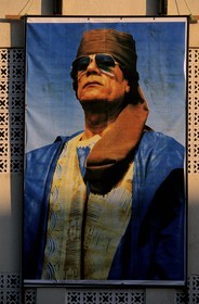 Libye, Tripoli, portrait géant du leader Kadhafi