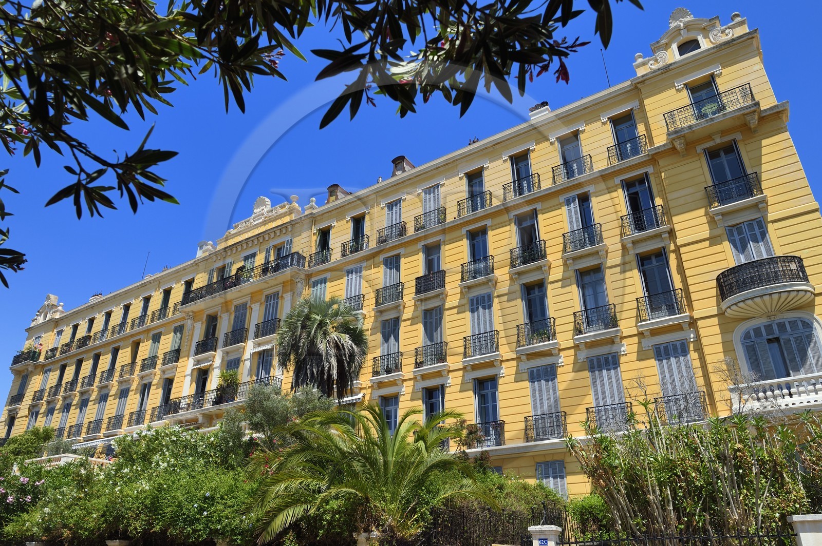 France, Var (83), Hyères, ancien Grand Hotel avenue des Iles d'Or transformé en appartements