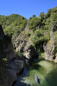 France, Ardèche (07), Parc Naturel Régional des Monts d'Ardèche, Thueyts, la haute-vallée de la rivière Ardèche