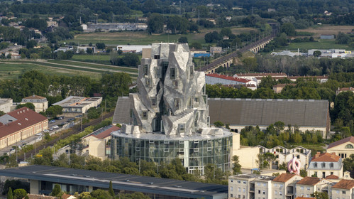 France, Bouches-du-Rhône (13), Arles, LUMA Foundation, complexe culturel expérimental, batiment concu par Frank Gehry (vue aérienne)