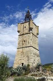 France, Var (83), Draguignan, la tour de l'Horloge et son petit théatre de verdure