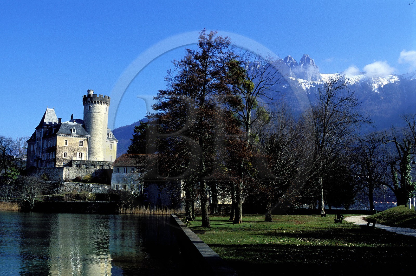 France, Haute-Savoie (74), Duingt, le château sur le lac d'Annecy