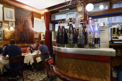 France, Rhône (69), Lyon, Restaurant bouchon lyonnais Le Garet, le héros de la Résistance Jean Moulin venait régulièrement y déjeuner