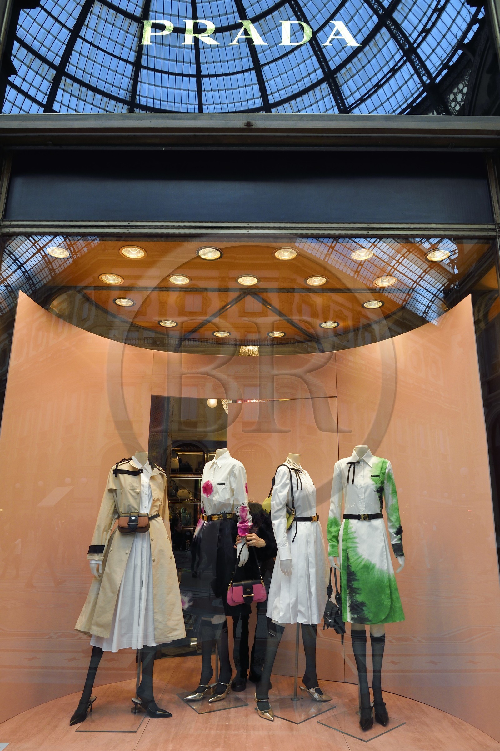 Italy, Lombardy, Milan, Piazza del Duomo, Galleria Vittorio Emanuele II, luxury shop Prada, setting up the showcase