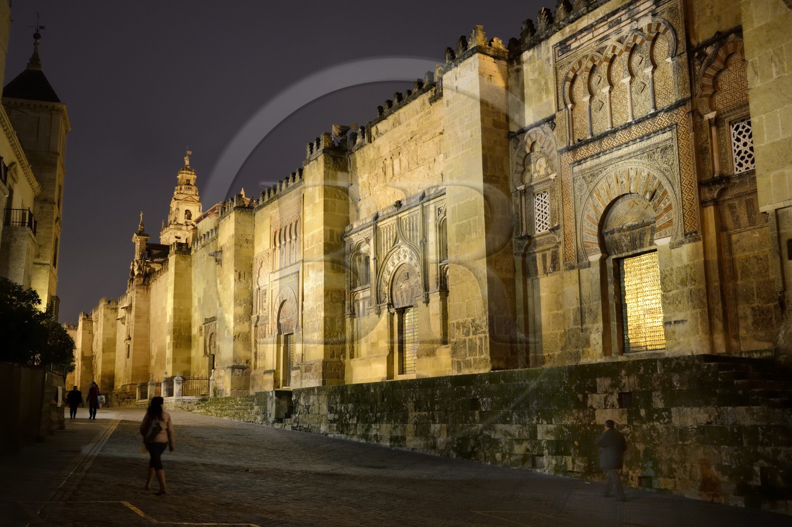Espagne, Andalousie, Cordoue, centre historique classé Patrimoine Mondial de l'UNESCO, la Mezquita, mosquée-cathédrale, architecture omeyyade de Cordoue, une des portes de l'enceinte