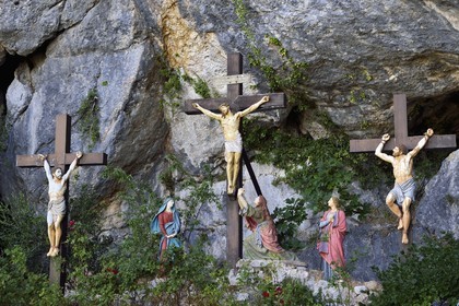 France, Var (83), Plan-d'Aups-Sainte-Baume, massif de la Sainte-Baume, calvaire à l'entrée de la grotte sanctuaire de Sainte Marie-Madeleine
